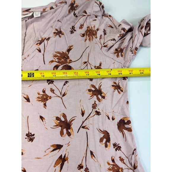 LOGO Lori Goldstein Women's Floral Print V-Neck Ruffle Hem 3/4 Sleeve Top - Picture 10 of 11